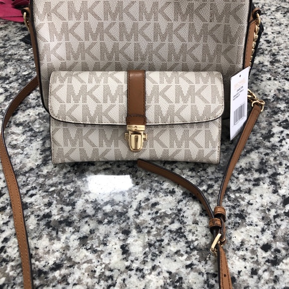 It’s Fall Y’all - Picture 7 of 8